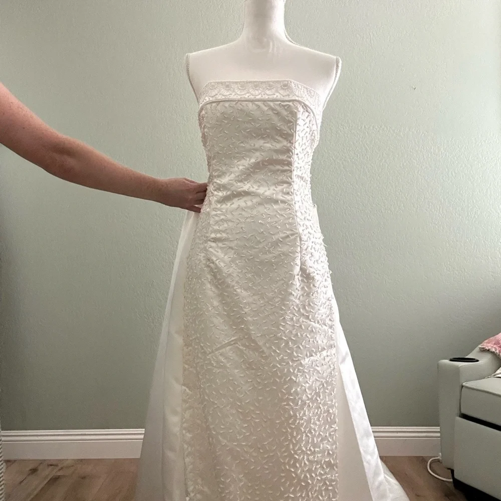 Demetrios Vintage Wedding Dress - Picture 8 of 16